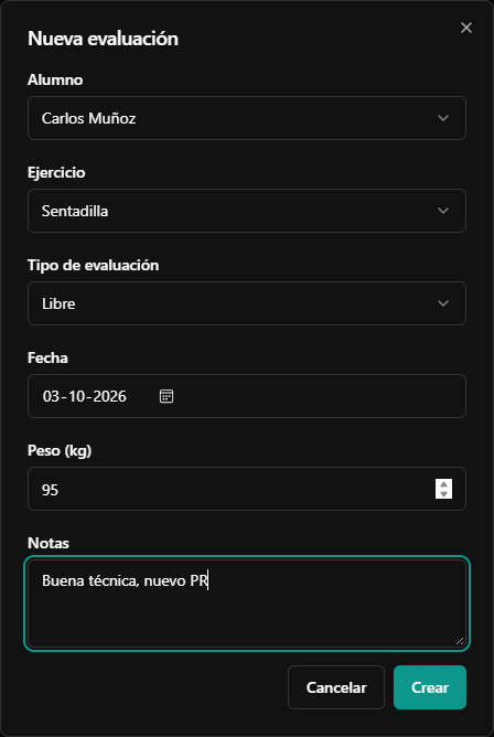 Captura de EvoluTrack mostrando el formulario para registrar una nueva evaluación: alumno, ejercicio, tipo de evaluación, fecha, peso y notas.